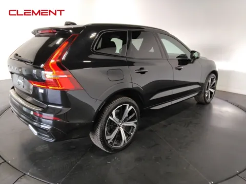 More photos of 2022 Volvo XC60 Recharge Plug-In Hybrid T8 R-Design at Clement Supercenter, MO