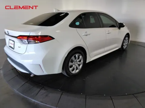 More photos of 2020 Toyota Corolla LE at Clement Supercenter, MO