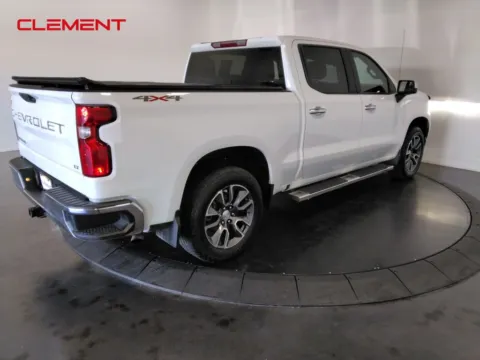 More photos of 2022 Chevrolet Silverado 1500 LT at Clement Supercenter, MO