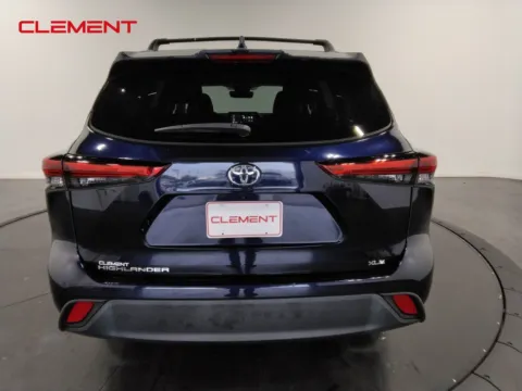 More photos of 2023 Toyota Highlander XLE at Clement Supercenter, MO