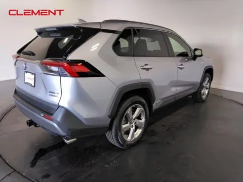 More photos of 2019 Toyota RAV4 Hybrid Limited at Clement Supercenter, MO