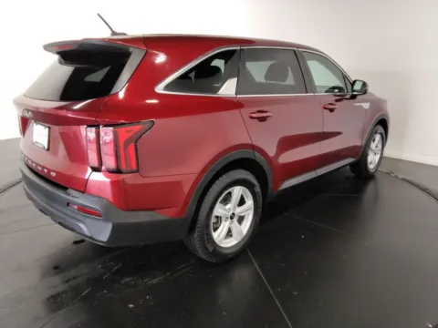 More photos of 2022 Kia Sorento LX at Clement Supercenter, MO