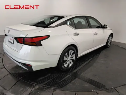 More photos of 2022 Nissan Altima 2.5 S at Clement Pre-Owned, MO