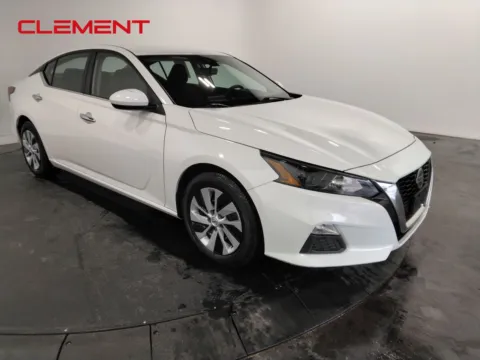 More photos of 2022 Nissan Altima 2.5 S at Clement Pre-Owned, MO