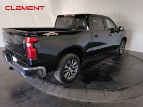 More photos of 2023 Chevrolet Silverado 1500 LT at Clement Pre-Owned, MO