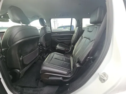 More photos of 2023 Jeep Grand Cherokee L Limited at Clement Pre-Owned, MO