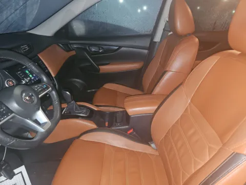 Another view of 2019 Nissan Rogue SL for sale in Florissant, MO at Clement Pre-Owned