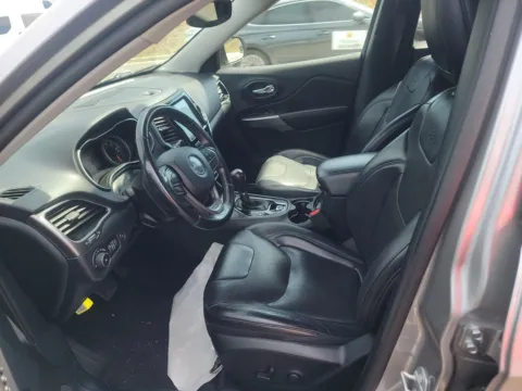 Another view of 2019 Jeep Cherokee Limited for sale in Florissant, MO at Clement Pre-Owned