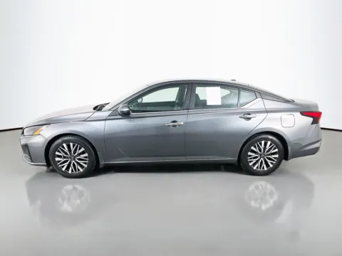 More photos of 2023 Nissan Altima 2.5 SV at Clement Pre-Owned, MO