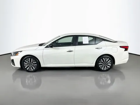 More photos of 2025 Nissan Altima 2.5 SV at Clement Pre-Owned, MO