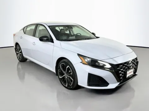 Another view of 2023 Nissan Altima 2.5 SR for sale in Florissant, MO at Clement Pre-Owned