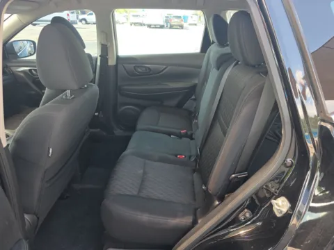 More photos of 2020 Nissan Rogue S at Clement Pre-Owned, MO