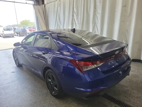 More photos of 2022 Hyundai Elantra SEL at Clement Pre-Owned, MO