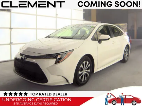 White 2022 Toyota Corolla Hybrid LE for sale in Florissant, MO