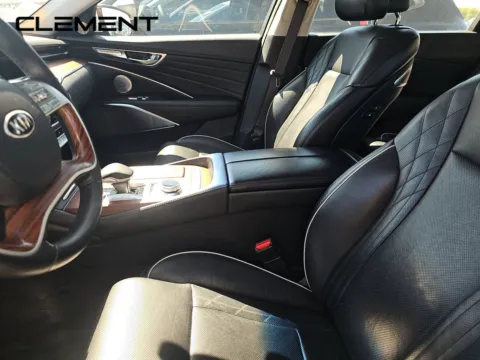 More photos of 2019 Kia K900 Luxury at Clement Pre-Owned, MO