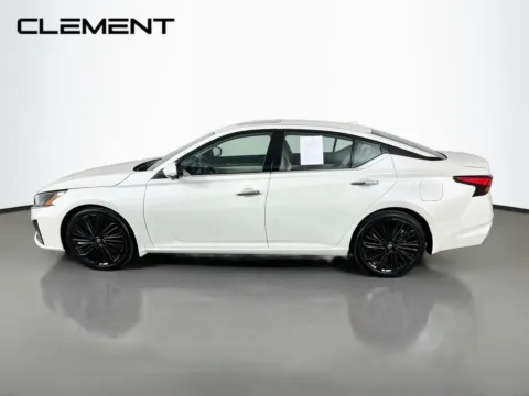 More photos of 2023 Nissan Altima 2.5 SL at Clement Pre-Owned, MO