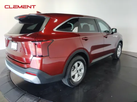 More photos of 2024 Kia Sorento LX at Clement Pre-Owned, MO