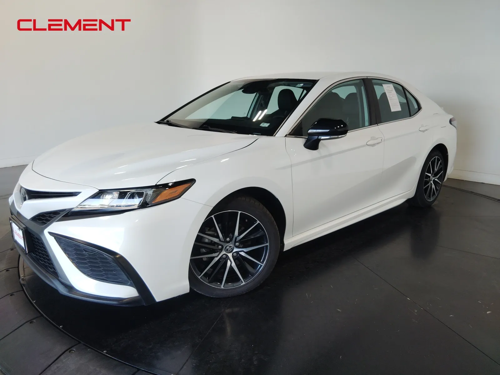 White 2023 Toyota Camry SE Nightshade for sale in Florissant, MO