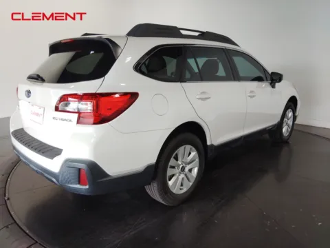 More photos of 2018 Subaru Outback 2.5i at Clement Pre-Owned, MO