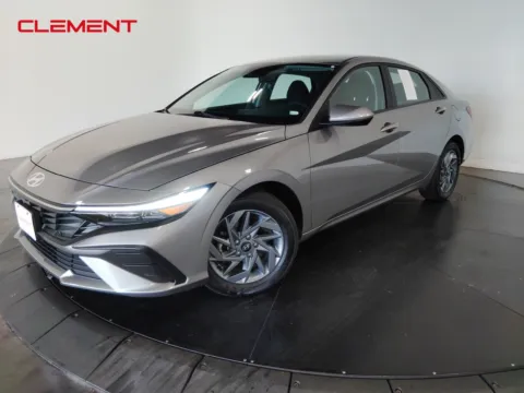 Gray 2024 Hyundai Elantra SEL for sale in Florissant, MO