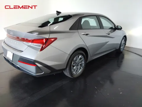 More photos of 2024 Hyundai Elantra SEL at Clement Pre-Owned, MO