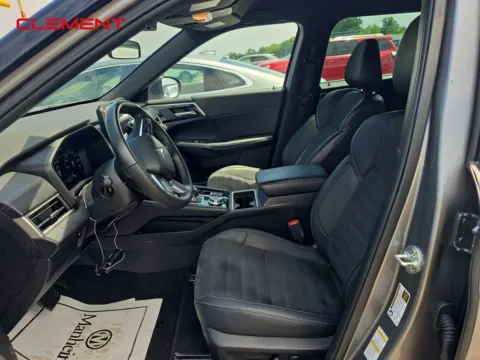 Another view of 2023 Mitsubishi Outlander SE Black Edition for sale in Florissant, MO at Clement Pre-Owned