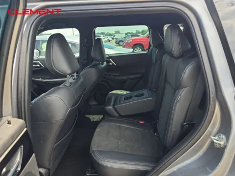 More photos of 2023 Mitsubishi Outlander SE Black Edition at Clement Pre-Owned, MO