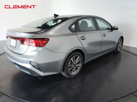 More photos of 2022 Kia Forte LXS at Clement Pre-Owned, MO