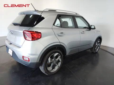 More photos of 2024 Hyundai Venue SEL at Clement Pre-Owned, MO