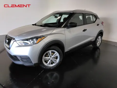 Silver 2019 Nissan Kicks S for sale in Florissant, MO