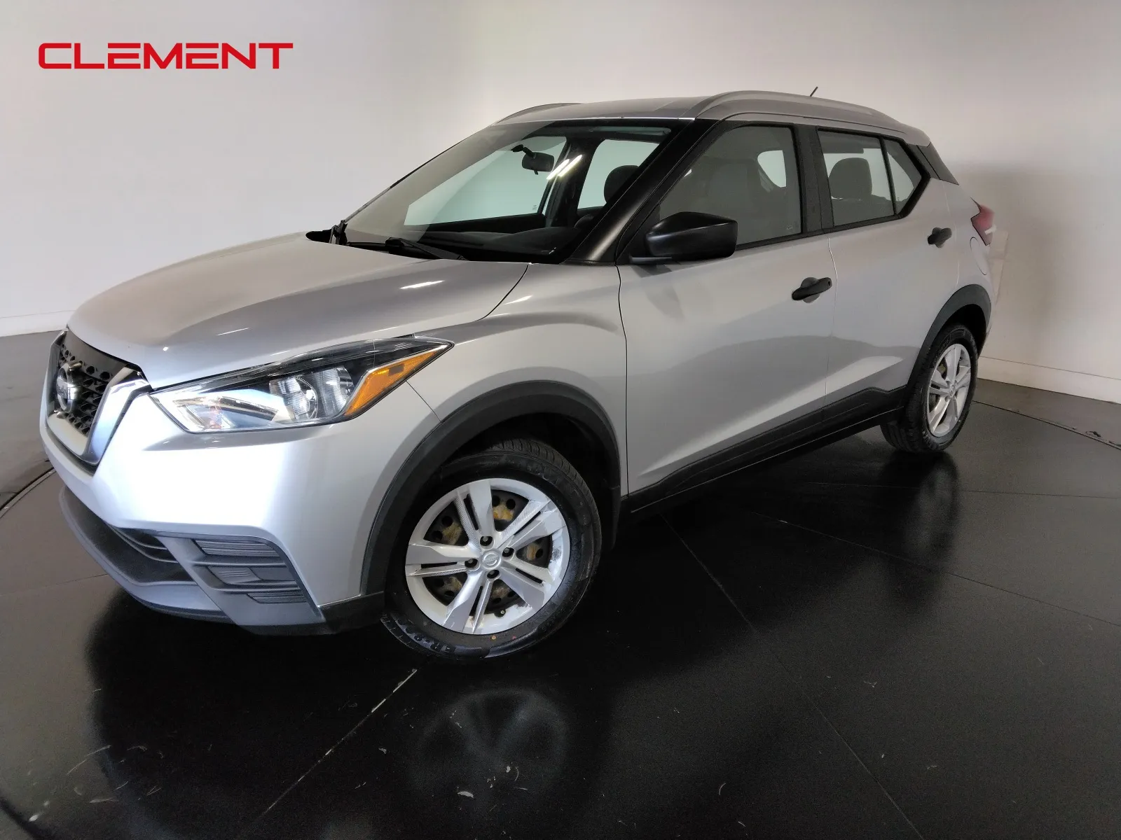 Silver 2019 Nissan Kicks S for sale in Florissant, MO