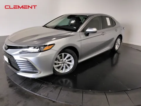 Silver 2022 Toyota Camry LE for sale in Florissant, MO