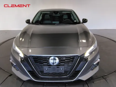 Photos of 2022 Nissan Altima 2.5 SR for sale in Florissant, MO at Clement Pre-Owned