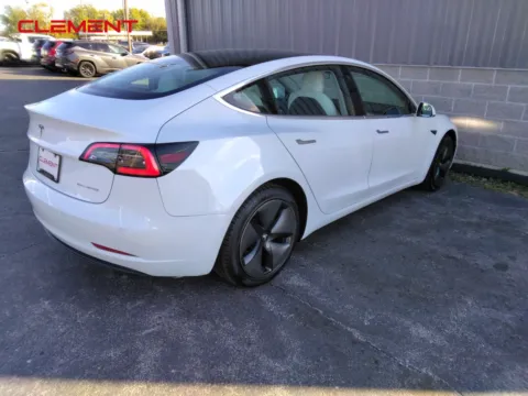 More photos of 2018 Tesla Model 3 Long Range at Clement Pre-Owned, MO