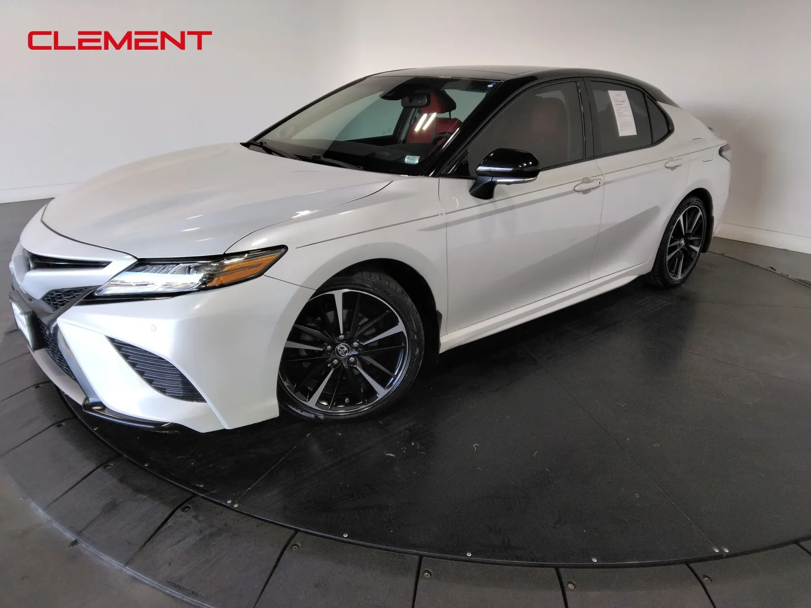 White 2018 Toyota Camry XSE V6 for sale in Florissant, MO