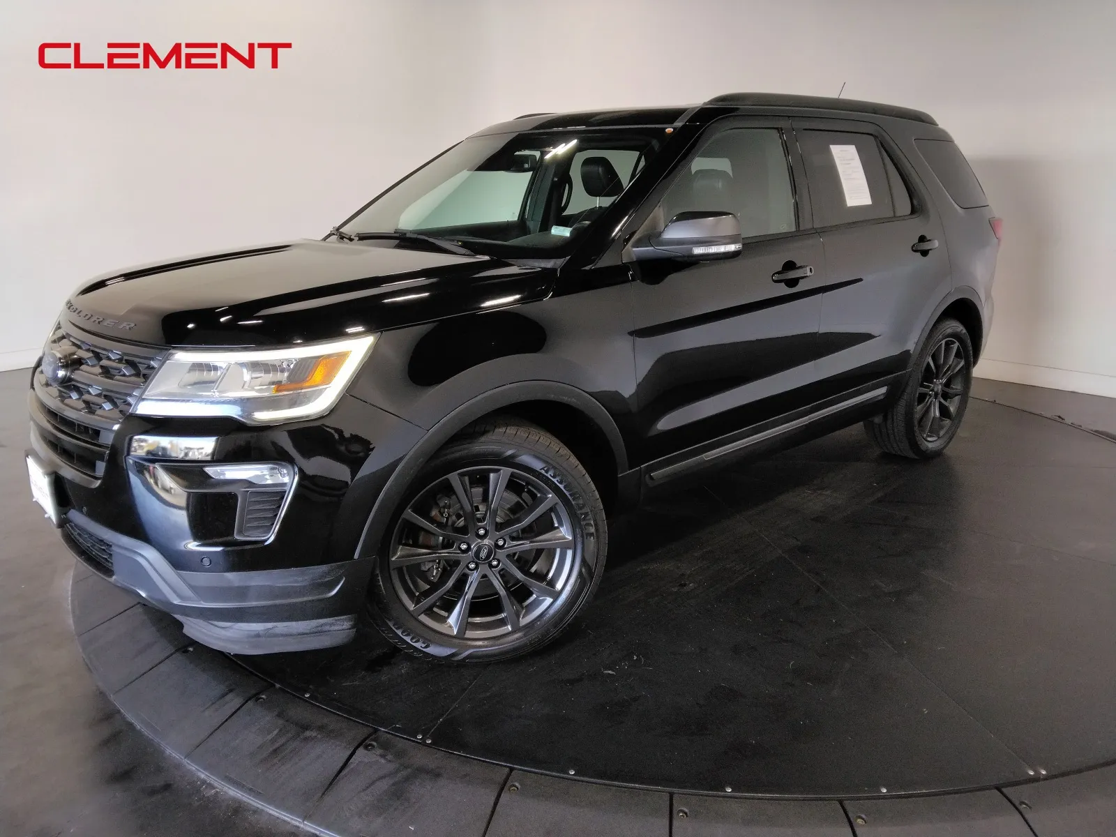 Black 2018 Ford Explorer XLT for sale in Florissant, MO