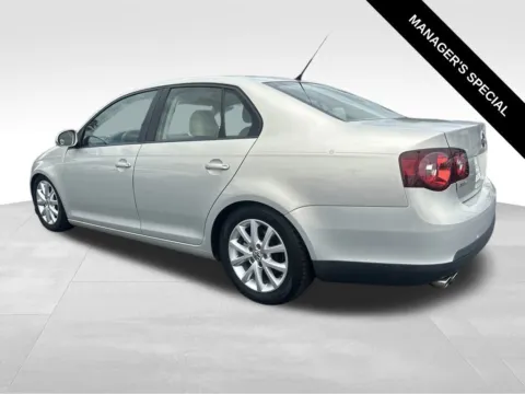 More photos of 2010 Volkswagen Jetta SE at Bridge Auto Group, NJ