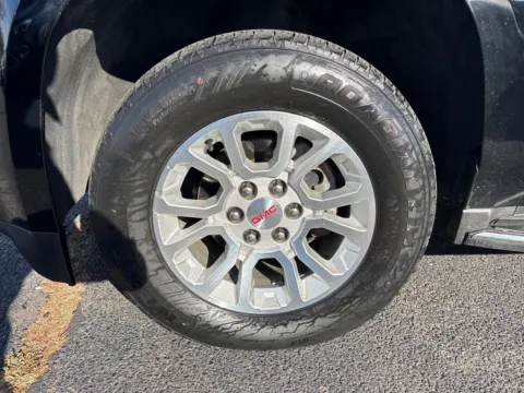 More photos of 2018 GMC Yukon XL SLT at Bridge Auto Group, NJ