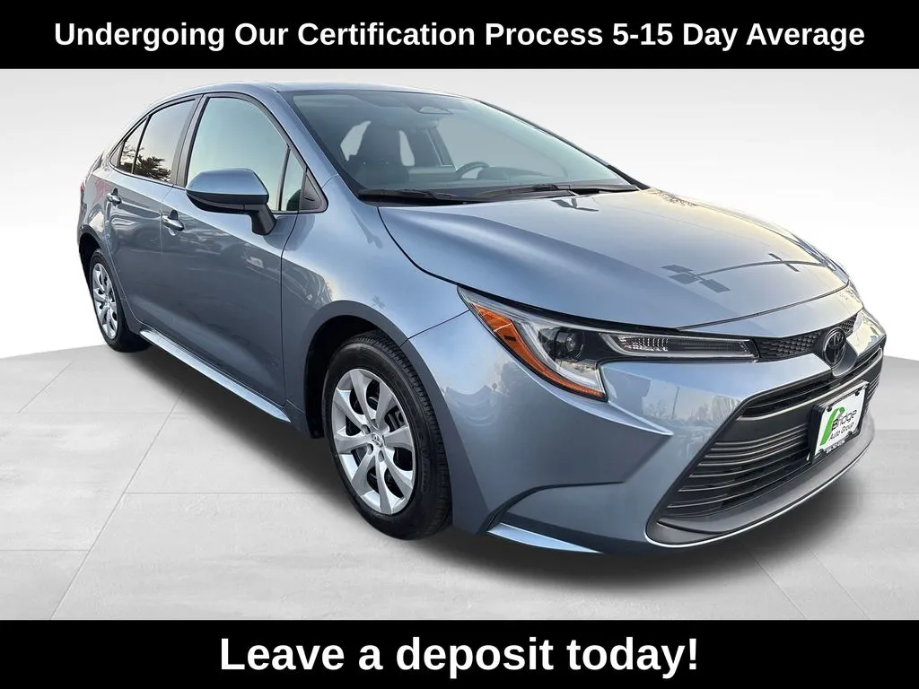 2023 Toyota Corolla LE's photo