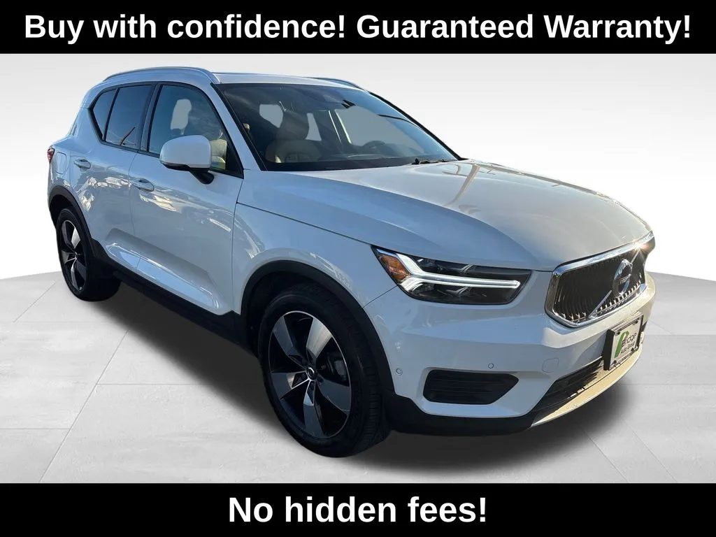 2019 Volvo XC40 Momentum's photo