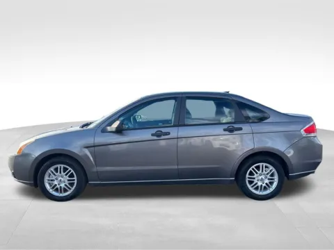 More photos of 2009 Ford Focus SE at Bridge Auto Group, NJ