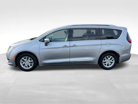 More photos of 2020 Chrysler Pacifica Touring L at Bridge Auto Group, NJ