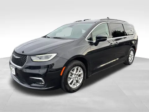 More photos of 2022 Chrysler Pacifica Touring L at Bridge Auto Group, NJ