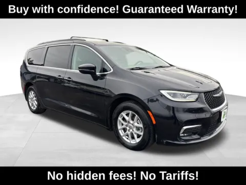 Black 2022 Chrysler Pacifica Touring L for sale in Berlin, NJ