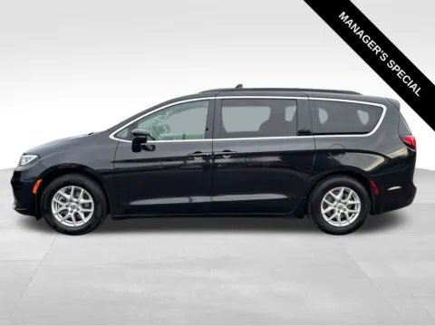 More photos of 2022 Chrysler Pacifica Touring L at Bridge Auto Group, NJ