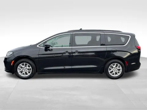 More photos of 2022 Chrysler Pacifica Touring L at Bridge Auto Group, NJ