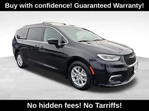 Black 2022 Chrysler Pacifica Touring L for sale in Berlin, NJ