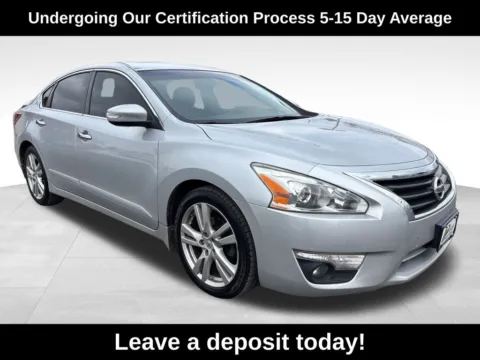 Silver 2013 Nissan Altima 3.5 SL for sale in Berlin, NJ