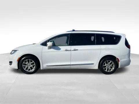 More photos of 2020 Chrysler Pacifica Touring L at Bridge Auto Group, NJ