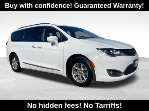 White 2020 Chrysler Pacifica Touring L for sale in Berlin, NJ